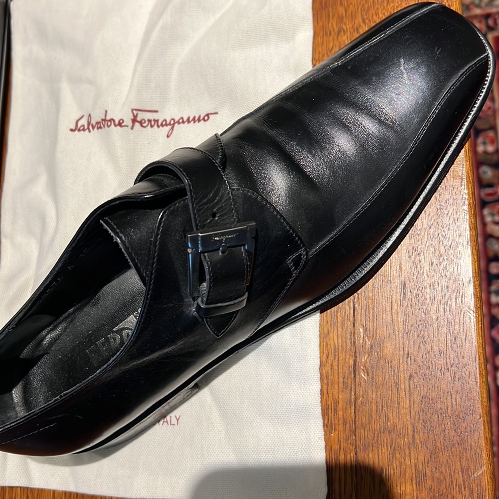 Men’s Ferragamo loafers size 8D preowned black